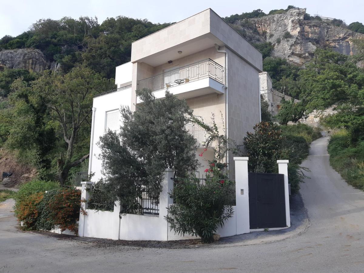 Apartments Villa Simonovic Петровац Экстерьер фото