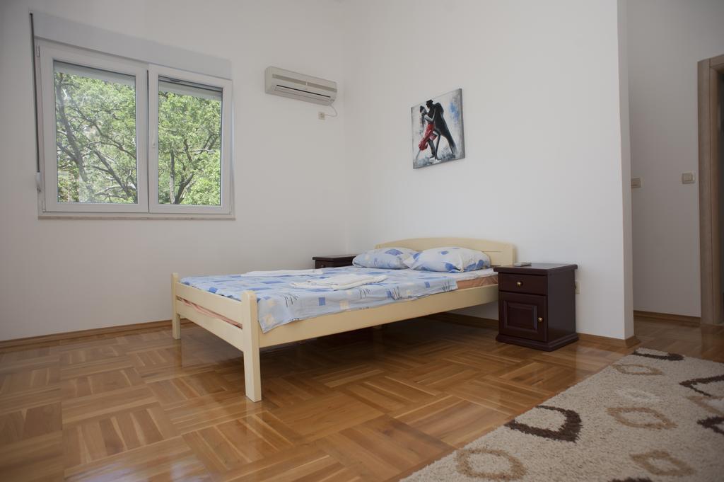 Apartments Villa Simonovic Петровац Экстерьер фото