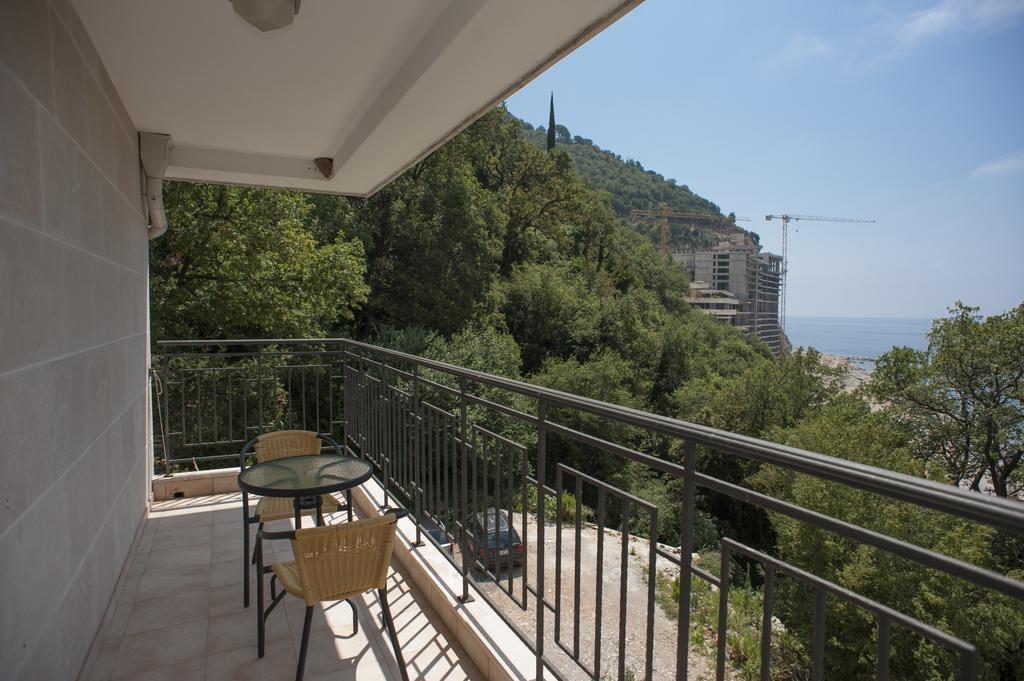 Apartments Villa Simonovic Петровац Экстерьер фото