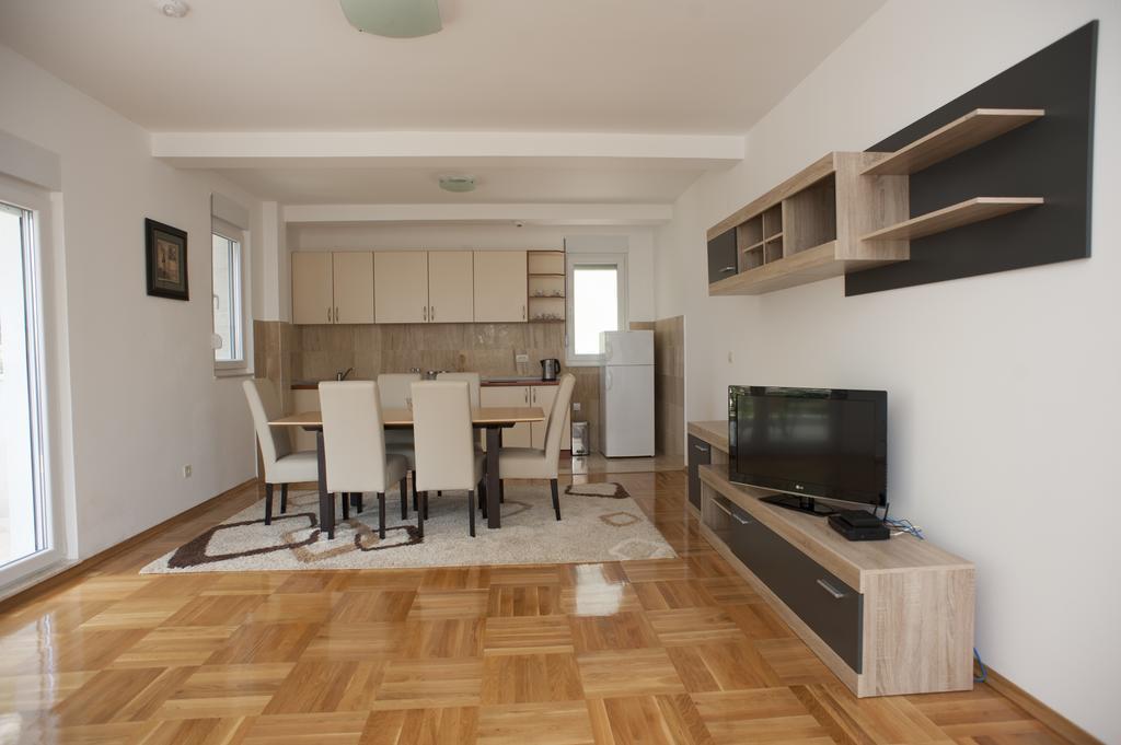 Apartments Villa Simonovic Петровац Экстерьер фото