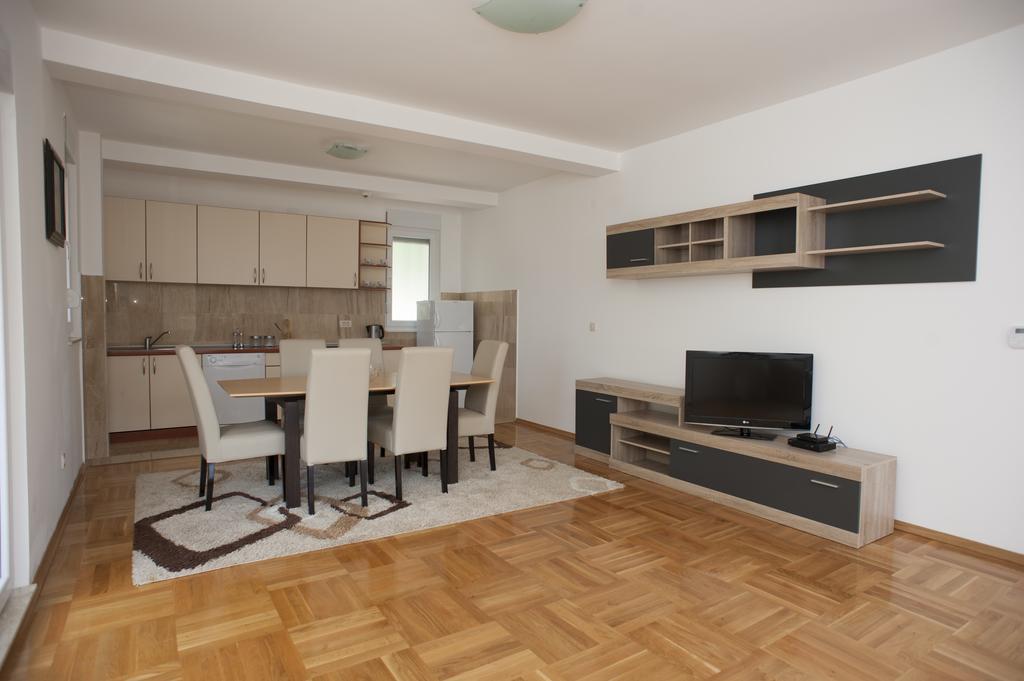 Apartments Villa Simonovic Петровац Экстерьер фото