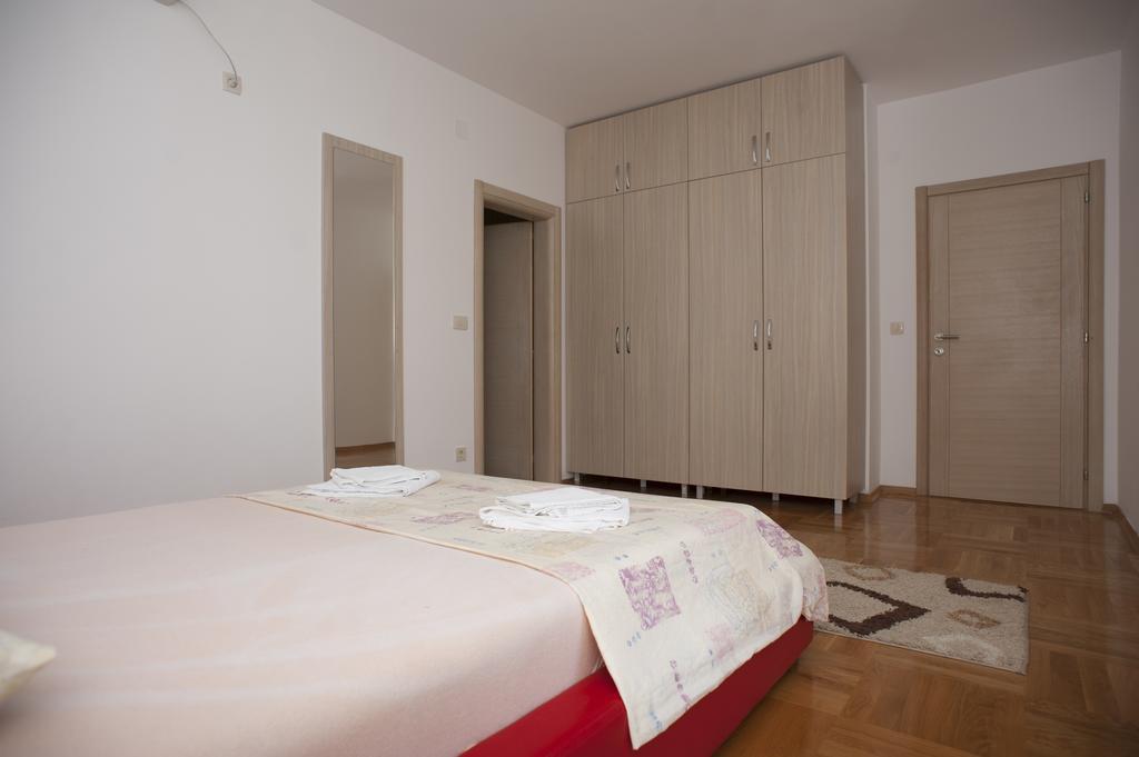 Apartments Villa Simonovic Петровац Экстерьер фото