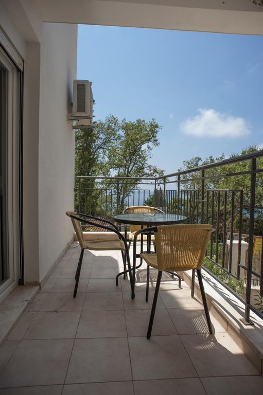 Apartments Villa Simonovic Петровац Экстерьер фото