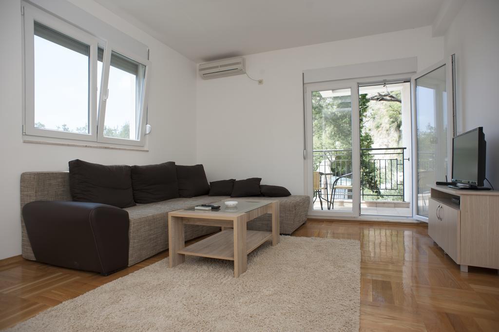 Apartments Villa Simonovic Петровац Экстерьер фото