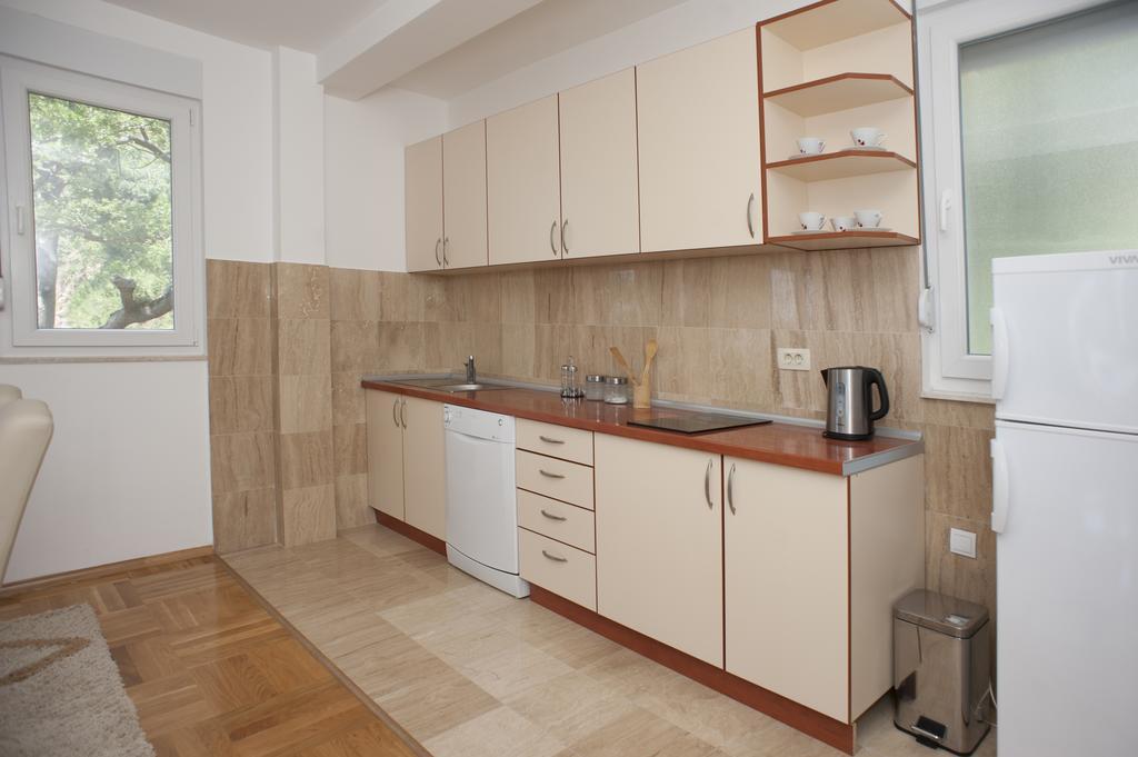 Apartments Villa Simonovic Петровац Экстерьер фото