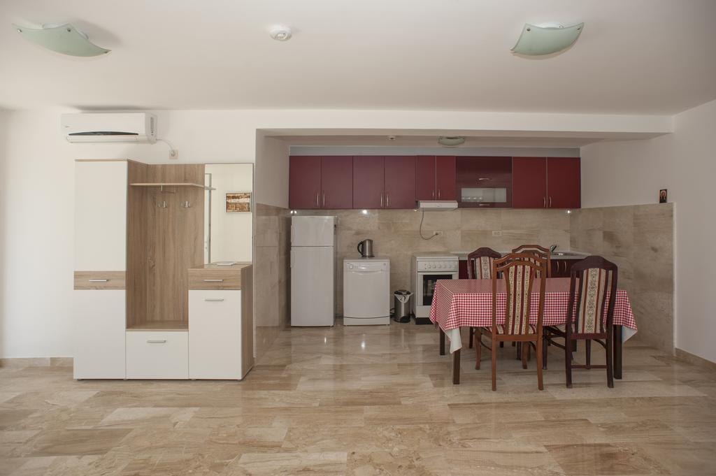Apartments Villa Simonovic Петровац Экстерьер фото