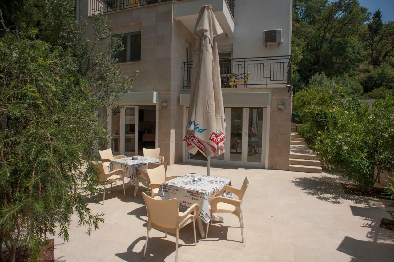 Apartments Villa Simonovic Петровац Экстерьер фото