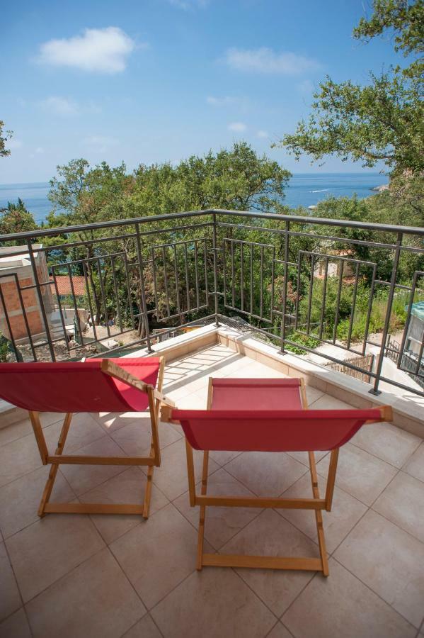 Apartments Villa Simonovic Петровац Экстерьер фото